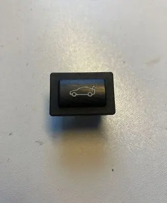 Tailgate opening switch