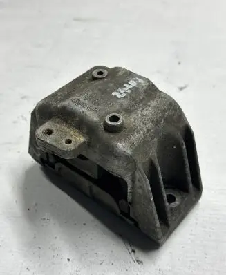 Volkswagen Golf IV Engine mount bracket 1J0199262