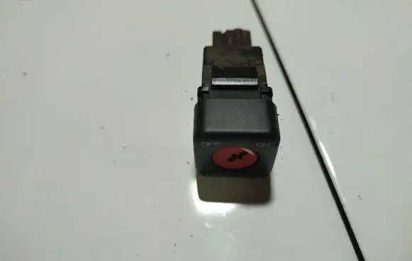 Passenger airbag on/off switch