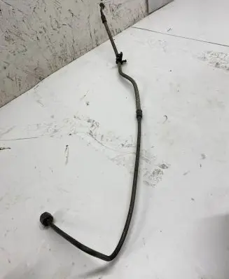 Audi Coupe Fuel injector supply line/pipe 