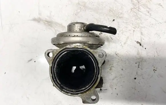 Skoda Fabia Mk2 (5J) EGR valve 045131501k 253721027