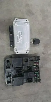 Peugeot 307 Fuse module 9651197680 0261206943