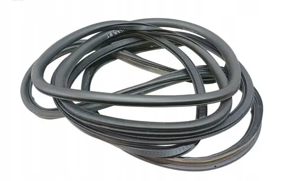 Volvo V40 Rubber seal front door (on door)