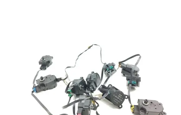Mercedes-Benz CLK A209 C209 Air flap motor/actuator A2308201242 2038301315 A2038301315