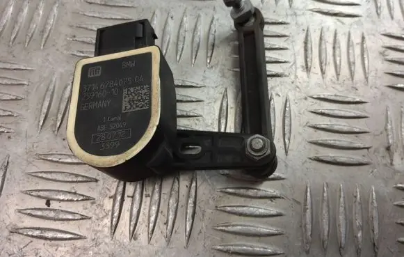BMW 5 F10 F11 Headlight/headlamp level sensor 6784075