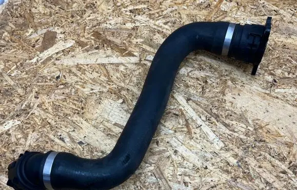 BMW 5 E60 E61 Engine coolant pipe/hose 7789742