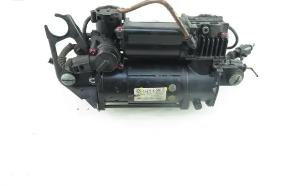 Volkswagen Touareg I Air suspension compressor/pump 15150000193 7L0616006C