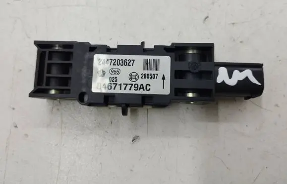 Chrysler 300 - 300C Airbag deployment crash/impact sensor 04671779AC 280507 2447203627