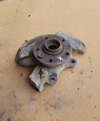 Volkswagen Transporter - Caravelle T4 Front wheel hub spindle knuckle