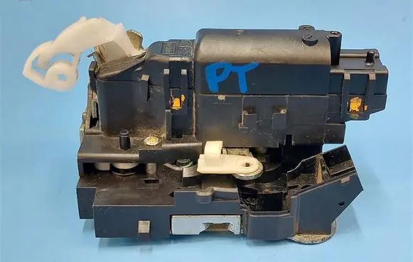 Dacia Lodgy Rear door lock 