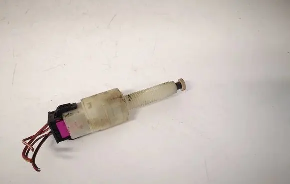 Volkswagen PASSAT B5.5 Brake pedal sensor switch 4A0945515A