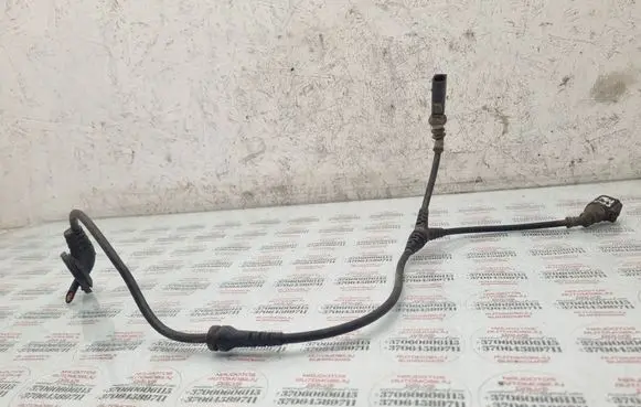 Volkswagen Touran I Front ABS sensor wiring 1J0906102