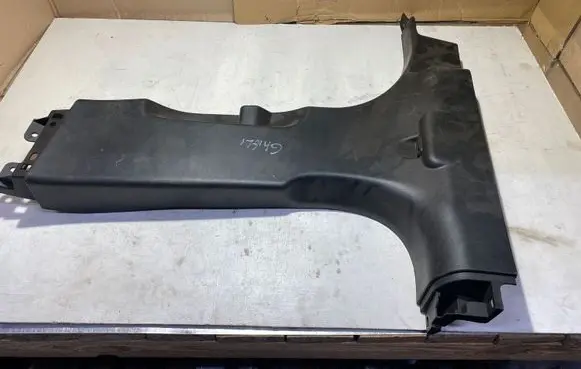 Maserati Ghibli (B) pillar trim (bottom) 670019817 22295