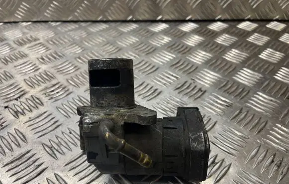 Opel Vectra C EGR valve 00005321A8