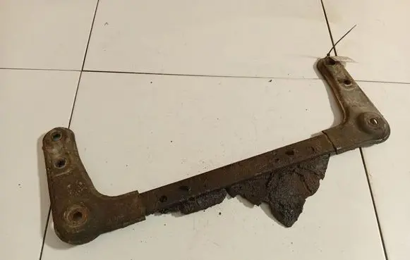 Renault Scenic II - Grand scenic II Radiator mount bracket 