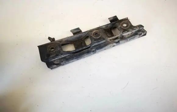 Volkswagen PASSAT B6 Front bumper mounting bracket 3c0807183
