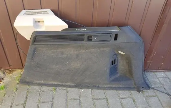 Volkswagen Touareg III Trunk/boot side trim panel