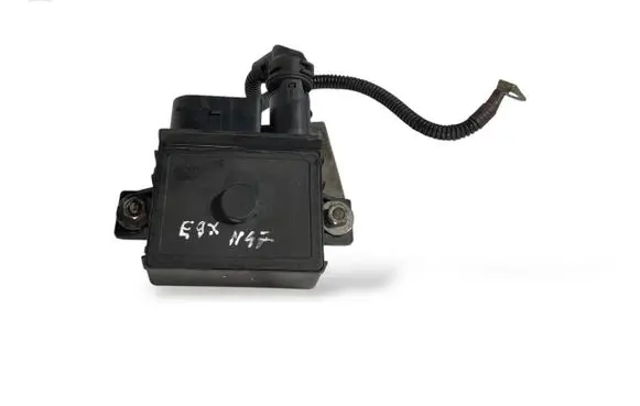 BMW 3 E90 E91 Glow plug pre-heat relay E210022367