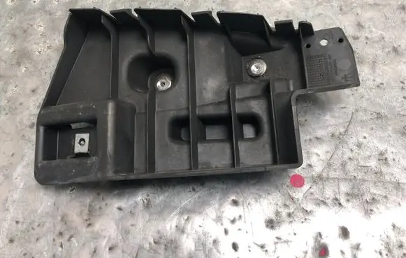 Maserati Quattroporte Rear bumper mounting bracket 670003324BILI 670003324