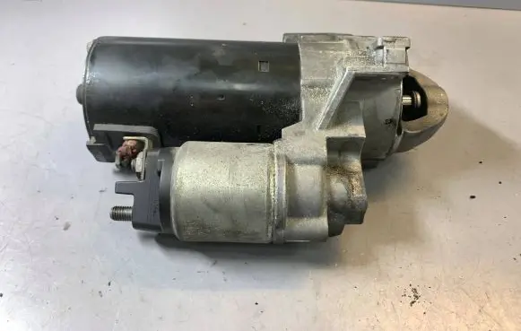 BMW 5 F10 F11 Starter motor 1005841209