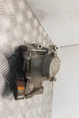 KIA Sportage Generator/alternator bracket 