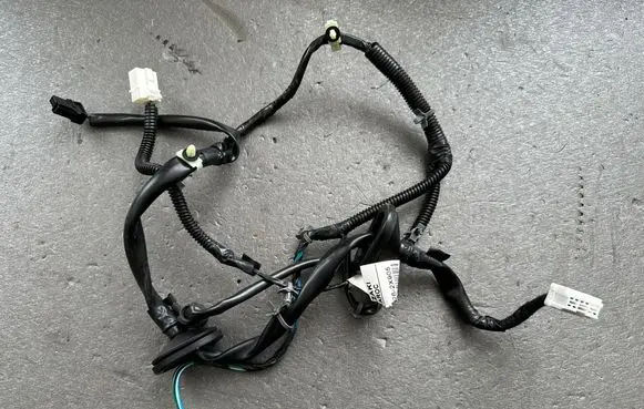 Nissan Terrano Rear door wiring loom 241262X905