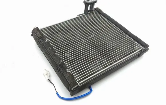 Toyota Prius (XW50) Air conditioning (A/C) radiator (interior) 