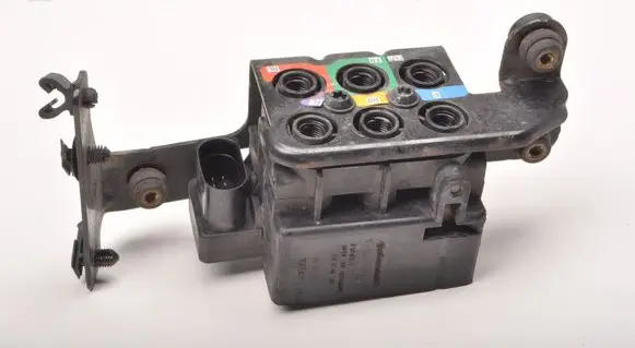 Porsche Cayenne (9Y0 9Y3) Fuel pressure regulator 15-1524-0027.2