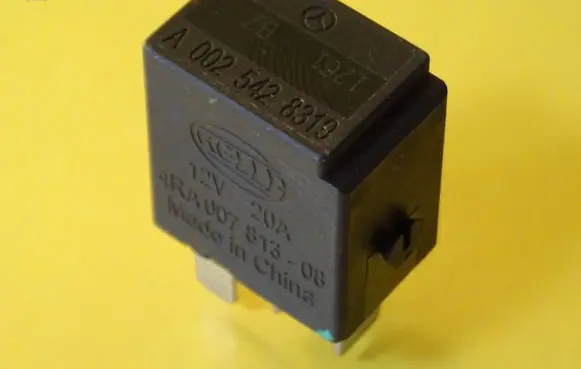 Mercedes-Benz C W204 Other relay A0025428319 4RA007813-08 4RA00781308