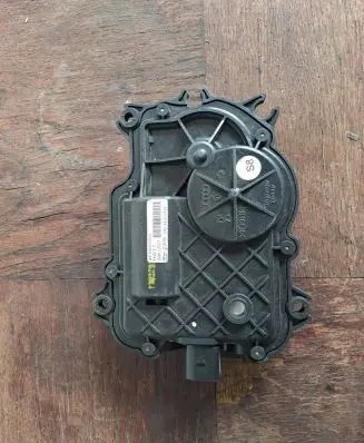 Audi A8 S8 D3 4E Front door lock 4E0837059