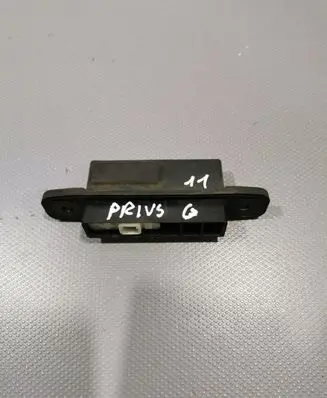 Toyota Prius (XW30) Tailgate opening switch 