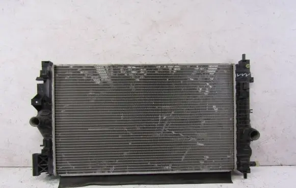 Opel Zafira C Coolant radiator 39074653 427460812
