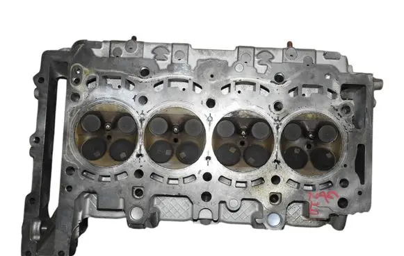Mercedes-Benz C W206 Engine head R254016