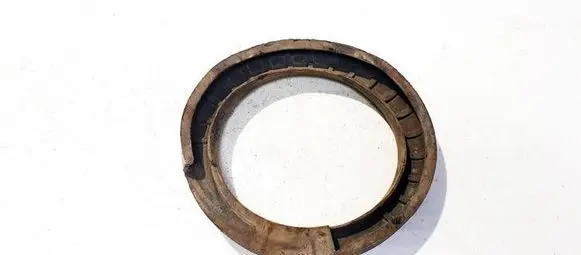 Volvo S60 Front coil spring rubber mount 9157503 29200003601