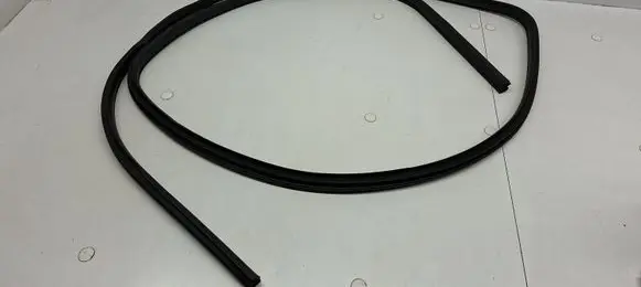 Nissan X-Trail T32 Front door rubber seal 