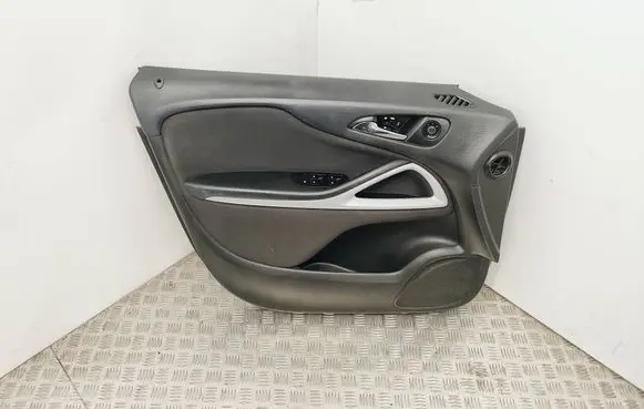 Opel Zafira C Front door card panel trim