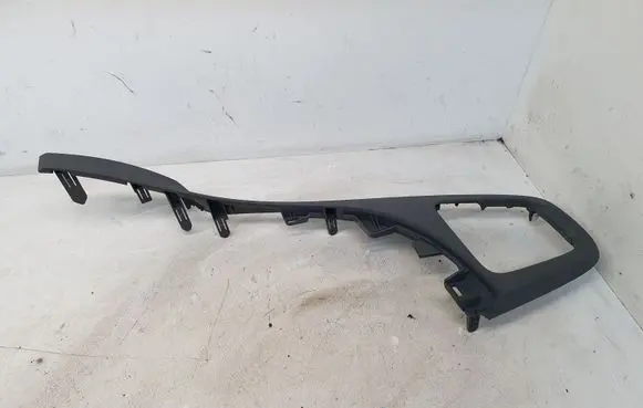 Cup holder front