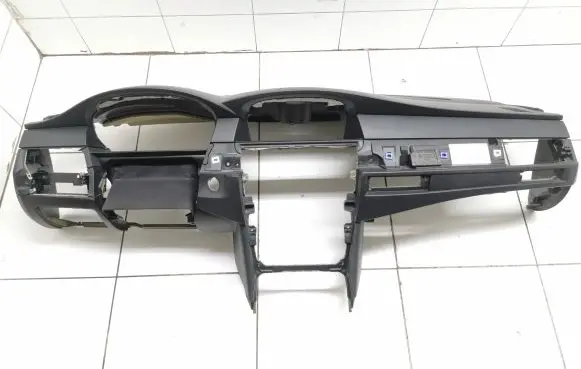 BMW 5 E60 E61 Dashboard It697642112h 6976421