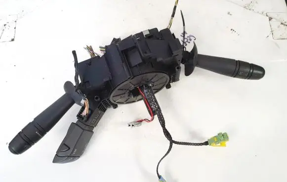 Nissan Note (E11) Wiper turn signal indicator stalk/switch 8200012245 34447701ay