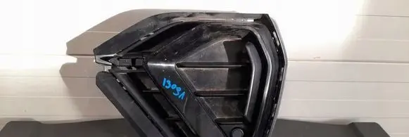 Audi Q3 F3 Glove box