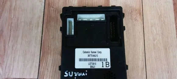 Suzuki Grand Vitara II Comfort/convenience module 3677064J10