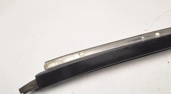 Toyota Tundra I Windshield trim 