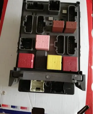 Renault Espace - Grand espace IV Fuse module 8200447438 8200315964