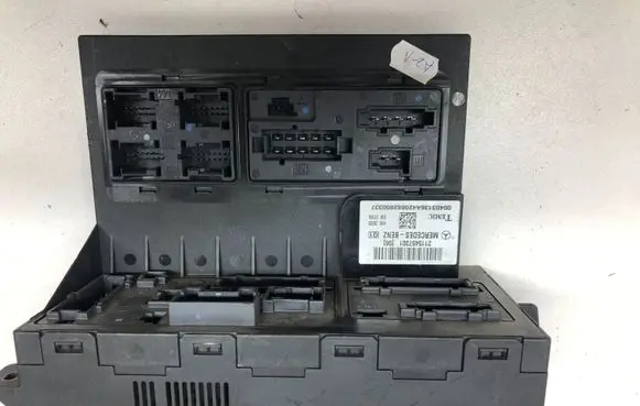 Mercedes-Benz CLS C219 SAM control unit 2115457301