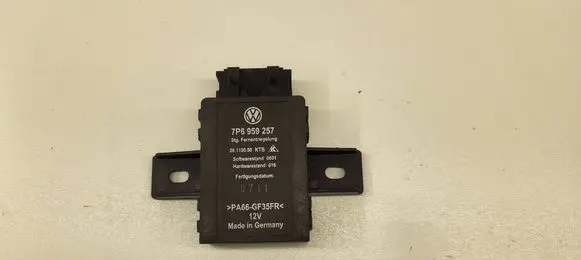 Volkswagen Touareg II Seat heating relay 7P6959257 26110000 0711
