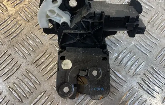 Audi A6 S6 C6 4F Tailgate/trunk/boot lock/catch/latch 8P4827505B