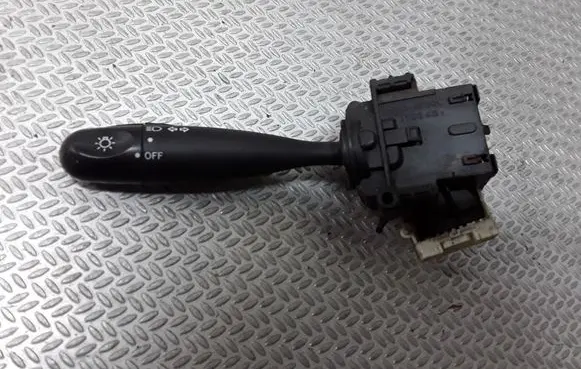 Toyota Yaris Indicator stalk 1736481