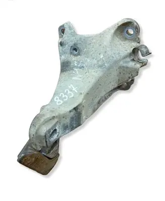 BMW 3 E90 E91 Engine mounting bracket 6781916