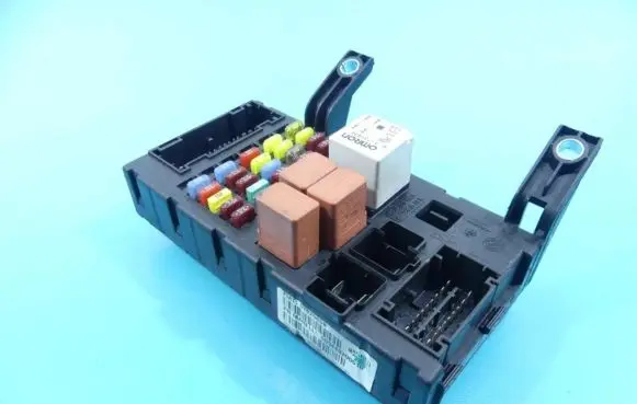 Fiat Linea Central body control module 51825658 IMPRK1035913