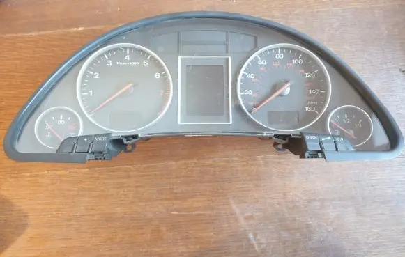Audi A4 S4 B7 8E 8H Speedometer (instrument cluster) 8E0920950N